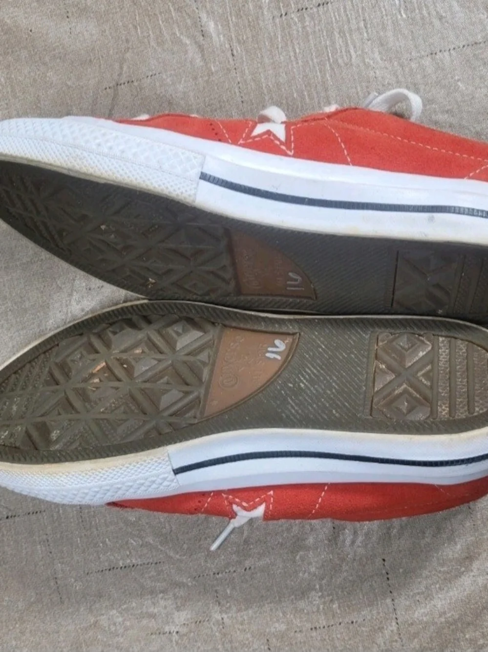 Converse One Star Juniors Size 4 White Orange Suede Leather Low Top Sneakers 118